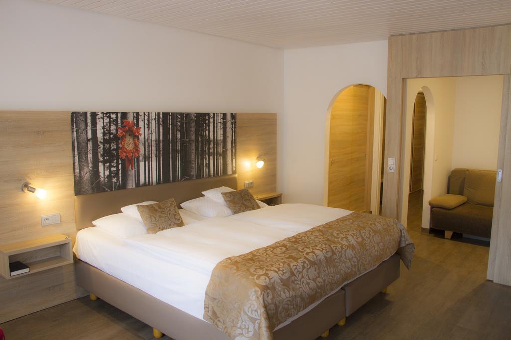 Best Western Plus Schwarzwald Residenz Triberg im Schwarzwald Exterior photo